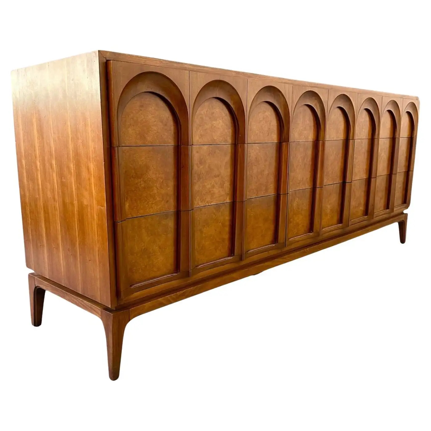 Thomasville Sculptural 'Arched' 9 Drawer Dresser Walnut