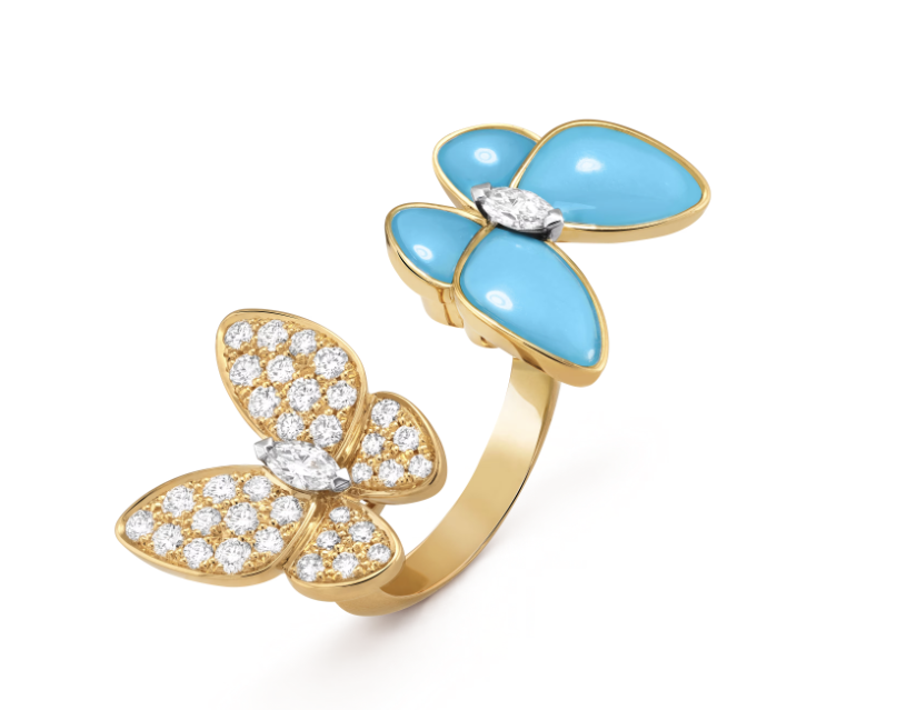 Two Butterfly between the Finger Ring